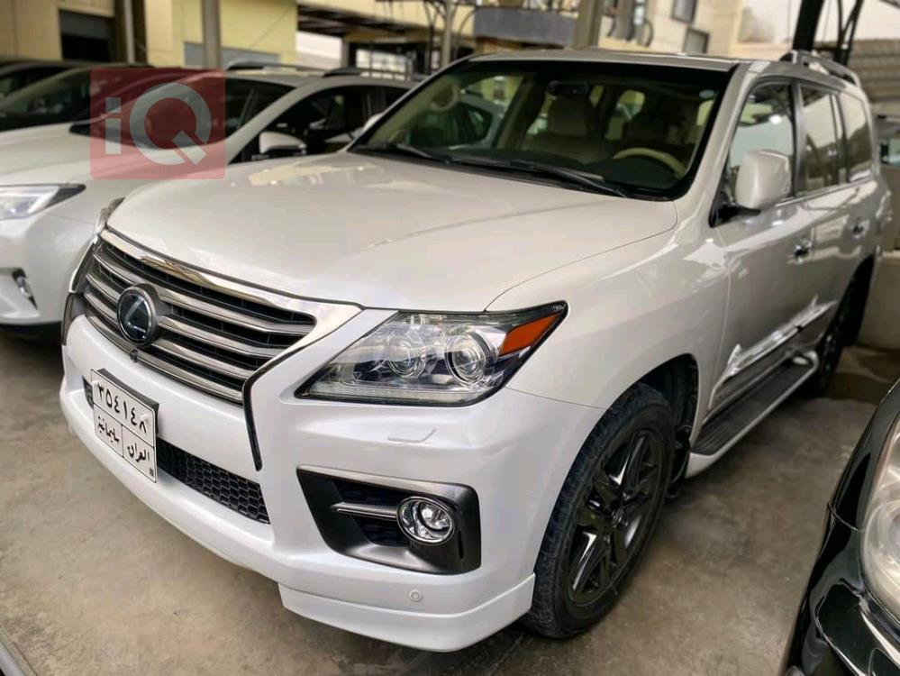 Lexus LX